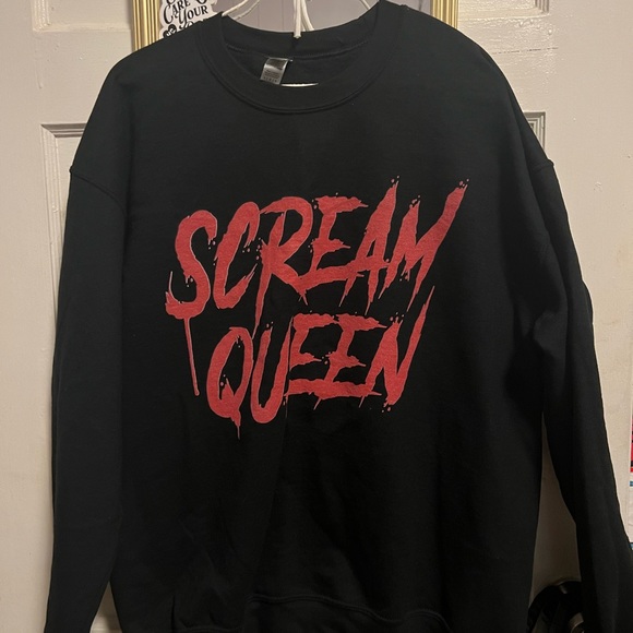 halloween scream queen sweatshirt - Picture 2 of 3